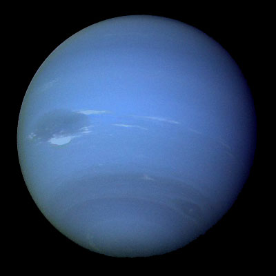 Нептун. Фотография с «Вояджера-2». Слева – Большое Темное пятно
